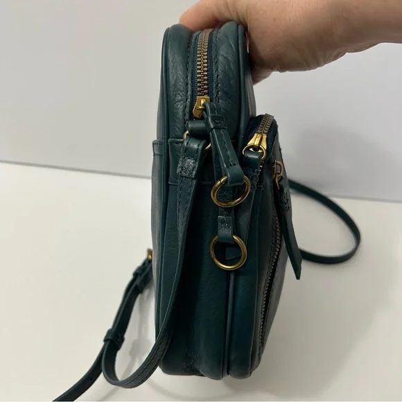 American Leather Co - Cleveland
North-South Crossbody Bag - Hunter Green - Picture 5 of 16